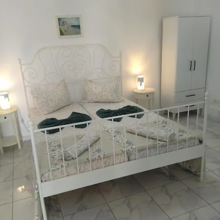 בית הארחה Ina