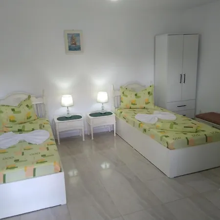 Ina בית הארחה *